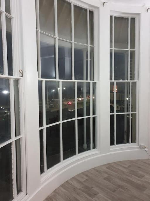 Period Sea View Flat In Hastings Apartment Exterior photo